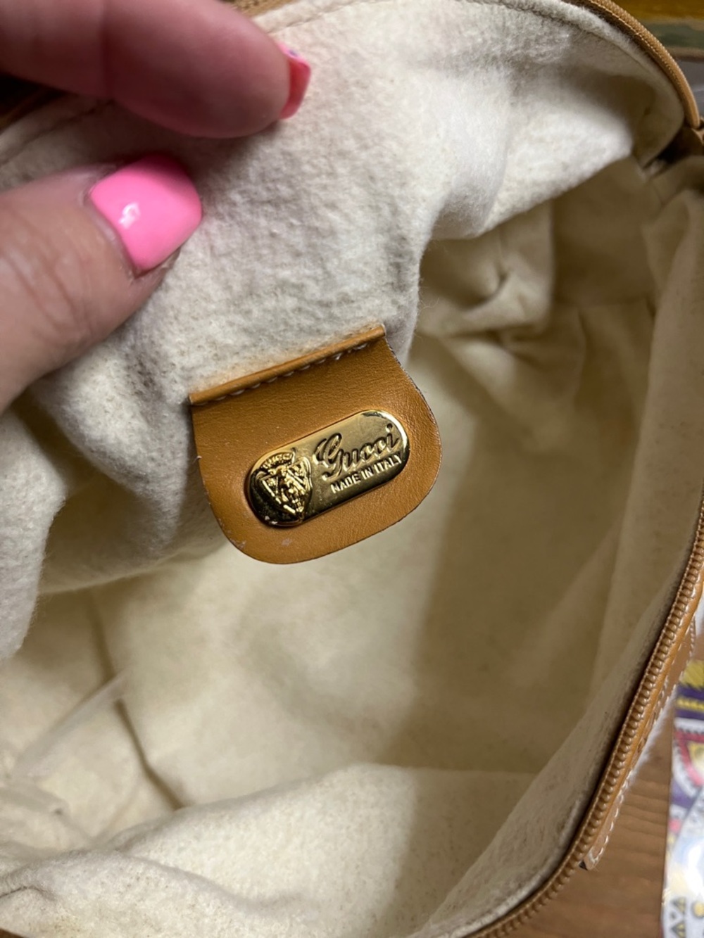 Gucci Cream Cosmetic Pouch with Tan leather Trim. Excellent - Picture 7 of 9